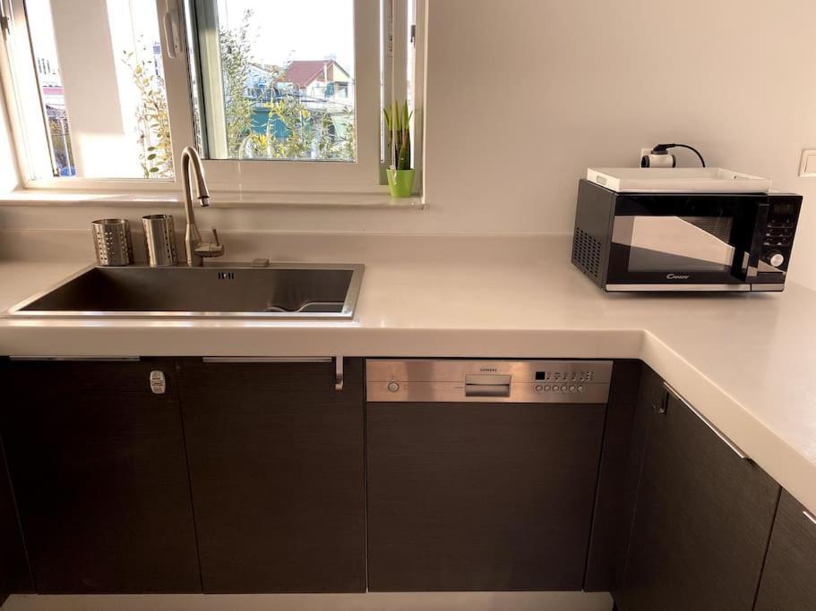 Spacious And Sunkissed 3Br & 2 Bathrooms Apartment Athen Exterior foto