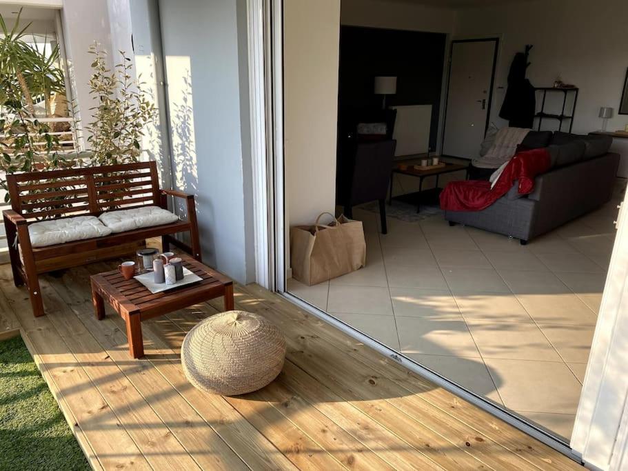 Spacious And Sunkissed 3Br & 2 Bathrooms Apartment Athen Exterior foto