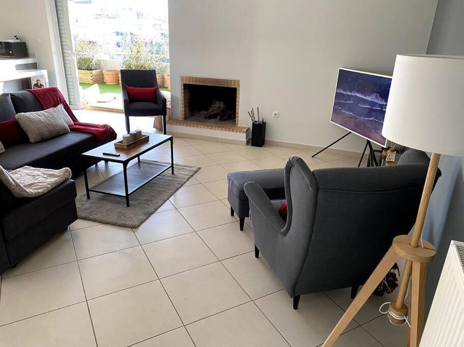 Spacious And Sunkissed 3Br & 2 Bathrooms Apartment Athen Exterior foto