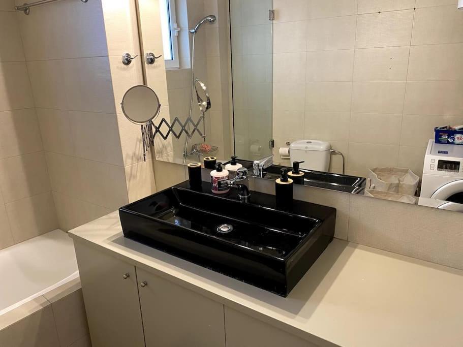 Spacious And Sunkissed 3Br & 2 Bathrooms Apartment Athen Exterior foto
