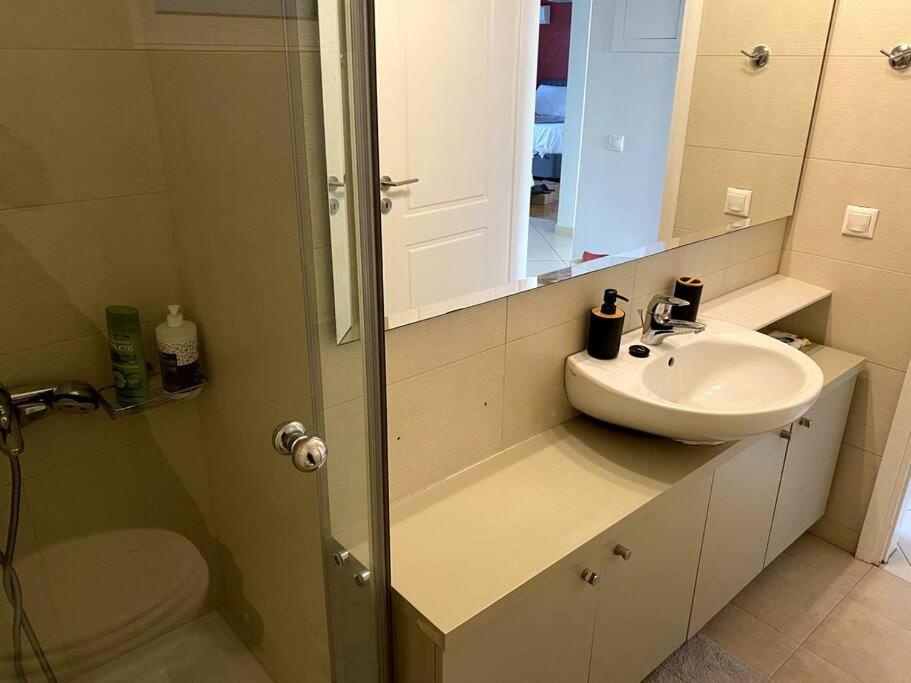 Spacious And Sunkissed 3Br & 2 Bathrooms Apartment Athen Exterior foto